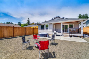 Charming Westport Abode with Hot Tub, Deck and Yard!